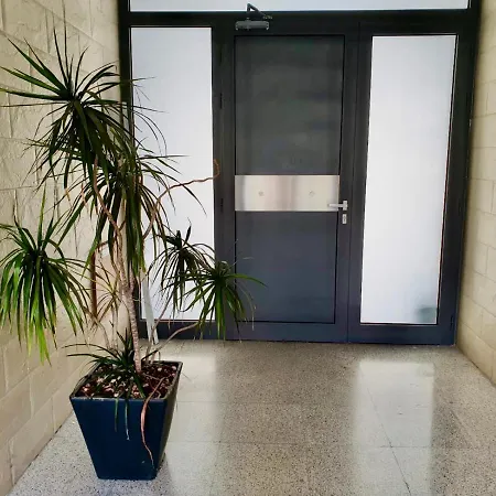 2-bedroom In Center *