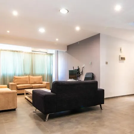 2-bedroom In Center 아파트