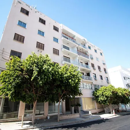 2-bedroom In Center 아파트 니코시아