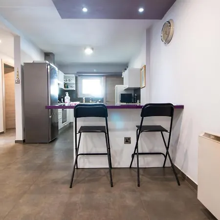 2-bedroom In Center 아파트