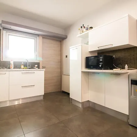 2-bedroom In Center Apartment